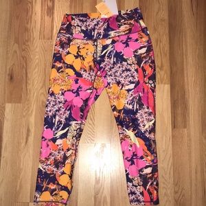 Fabletics High-Wasted Solid Powerhold Capri